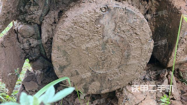 右驱动轮(行走机构) 右驱动轮(行走机构)