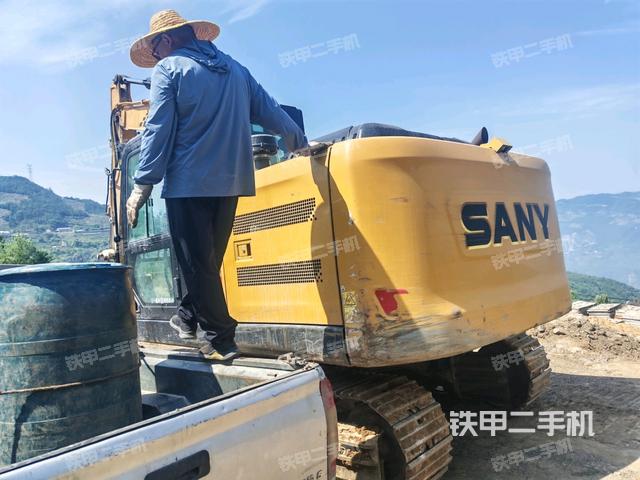 左后45(整機(jī)外觀) 左后45(整機(jī)外觀)
