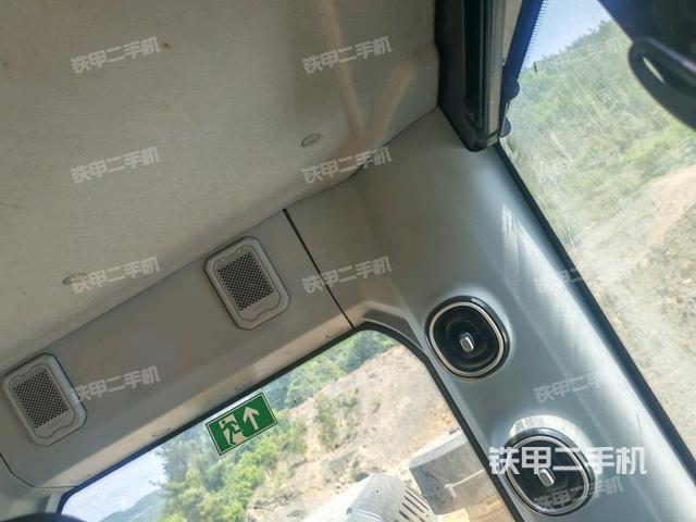 駕駛室左后45度(駕駛室部分) 駕駛室左后45度(駕駛室部分)