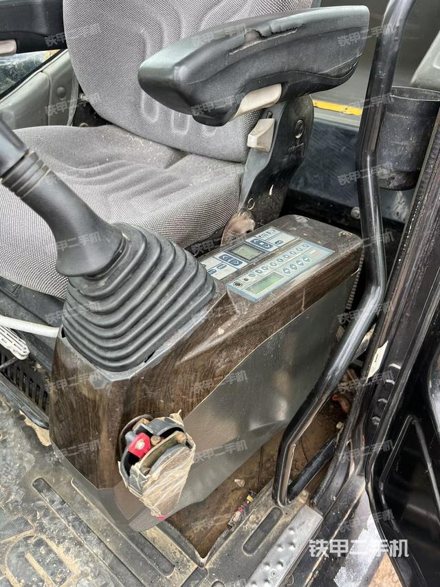 座椅后部（驾驶室部分）