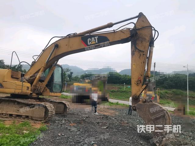 大臂整體?右側(cè)(工作和回轉(zhuǎn)裝置) 大臂整體?右側(cè)(工作和回轉(zhuǎn)裝置)