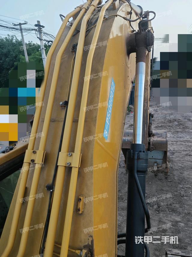 大臂背部俯视(工作和回转装置) 大臂背部俯视(工作和回转装置)