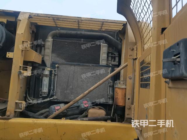 散熱器正面(大件艙室) 散熱器正面(大件艙室)