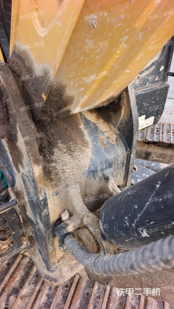 大臂根部?斜（工作和回轉(zhuǎn)裝置）