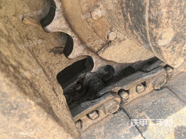 右側(cè)履帶整體(行走機(jī)構(gòu)) 右側(cè)履帶整體(行走機(jī)構(gòu))
