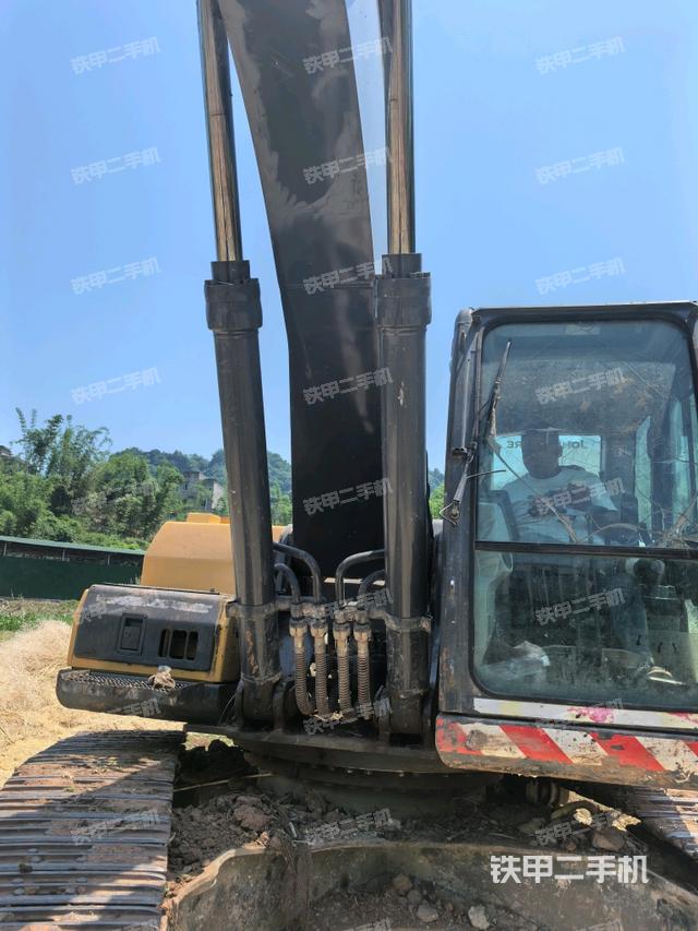 大臂根部 斜视（工作和回转装置）