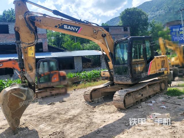 三一重工SY135C挖掘機(jī)