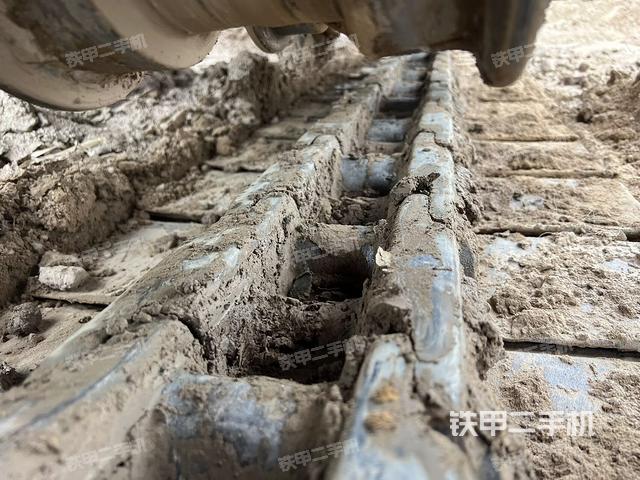 右侧履带整体（行走机构）