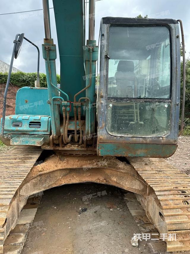 驾驶室整体（整机外观）