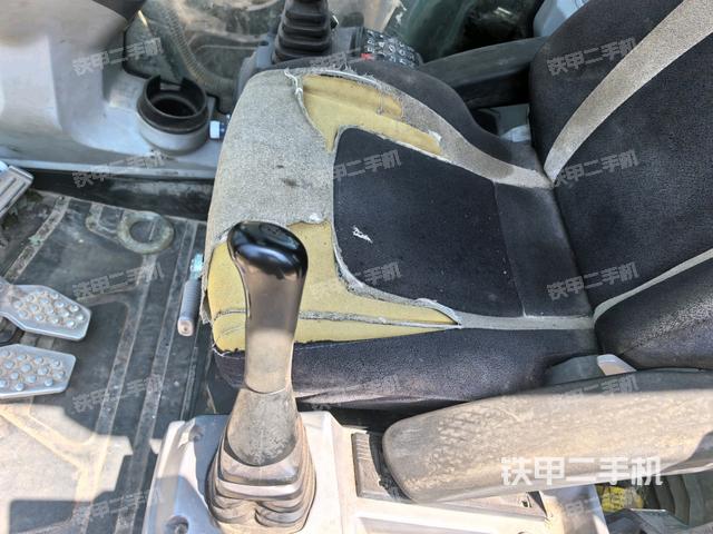 后窗玻璃角标（驾驶室部分）