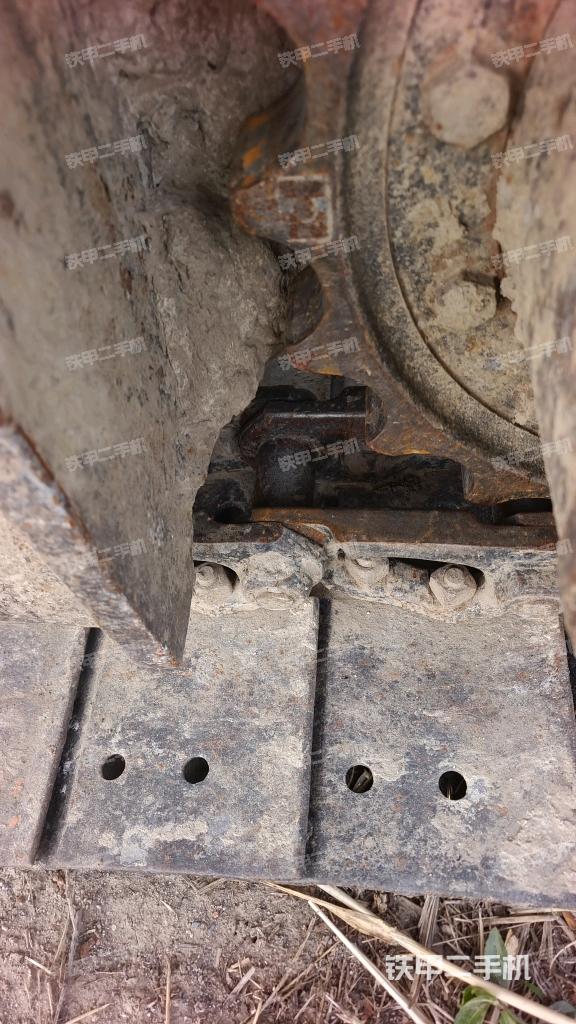 左驅(qū)動(dòng)輪（行走機(jī)構(gòu)）