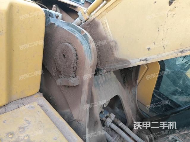 大臂根部 斜视(工作和回转装置) 大臂根部 斜视(工作和回转装置)