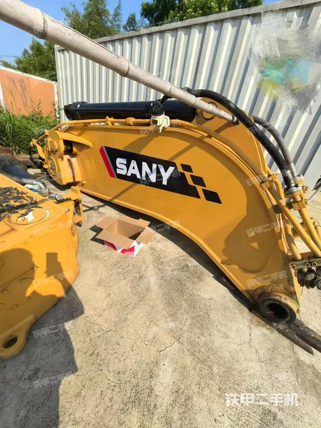 三一重工SY485H挖掘机的设备实拍-第2张实拍照片