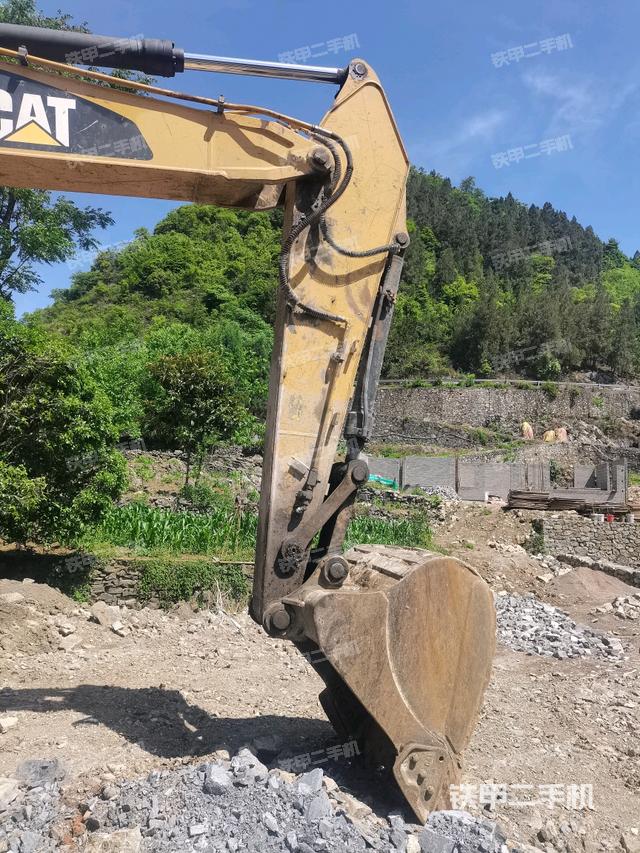 小臂整體右前(工作和回轉(zhuǎn)裝置) 小臂整體右前(工作和回轉(zhuǎn)裝置)