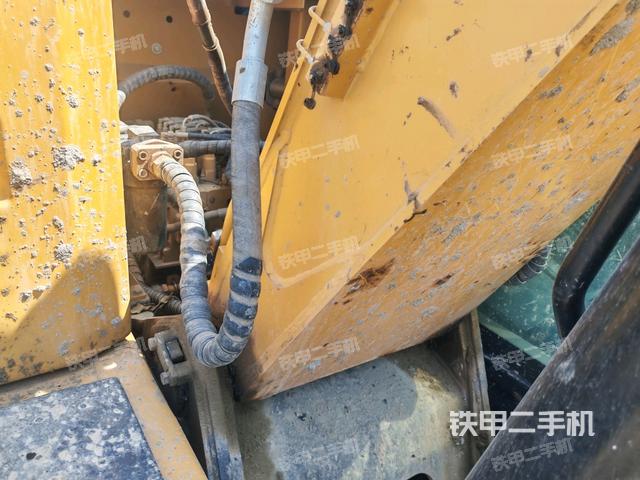 大臂根部?斜視(工作和回轉(zhuǎn)裝置) 大臂根部?斜視(工作和回轉(zhuǎn)裝置)