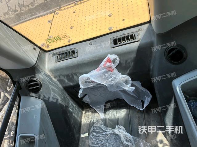 座椅后部（驾驶室部分）