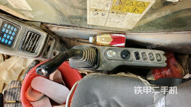 座椅右側(cè)控制臺(tái)/鑰匙門/油門/含右手柄(駕駛室部分) 座椅右側(cè)控制臺(tái)/鑰匙門/油門/含右手柄(駕駛室部分)