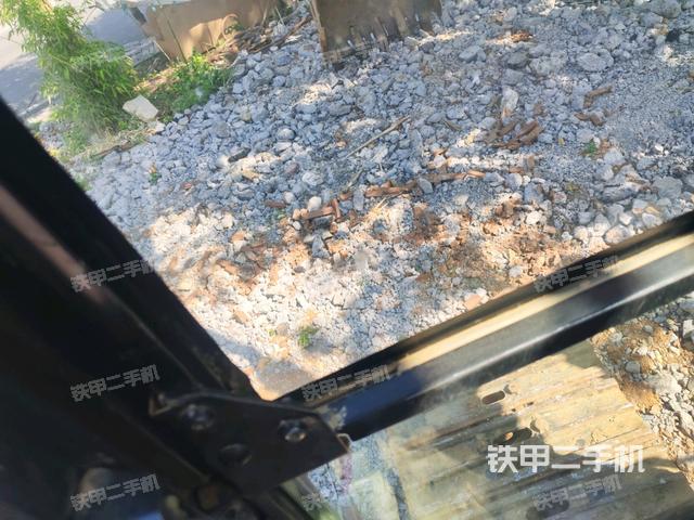 座椅后部(駕駛室部分) 座椅后部(駕駛室部分)