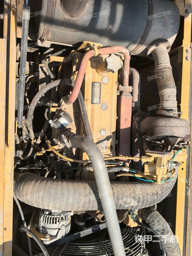 发动机室（上车部件）