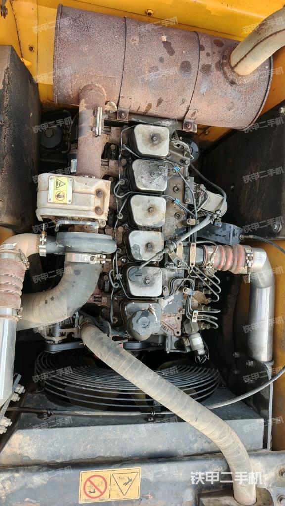 发动机室(上车部件) 发动机室(上车部件)