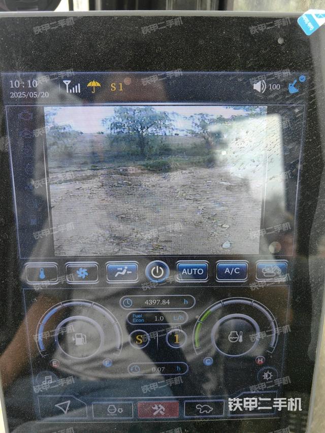 显示屏 (驾驶室部分) 显示屏 (驾驶室部分)