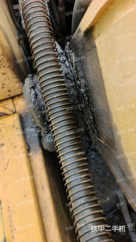 大臂根部 斜视(工作和回转装置) 大臂根部 斜视(工作和回转装置)