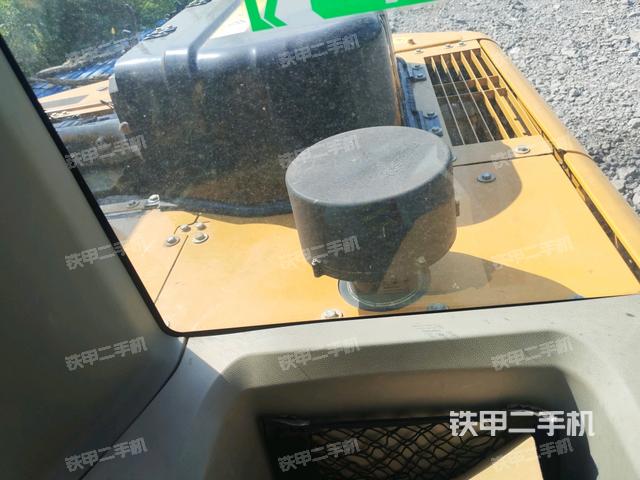 駕駛室左前45度(駕駛室部分) 駕駛室左前45度(駕駛室部分)