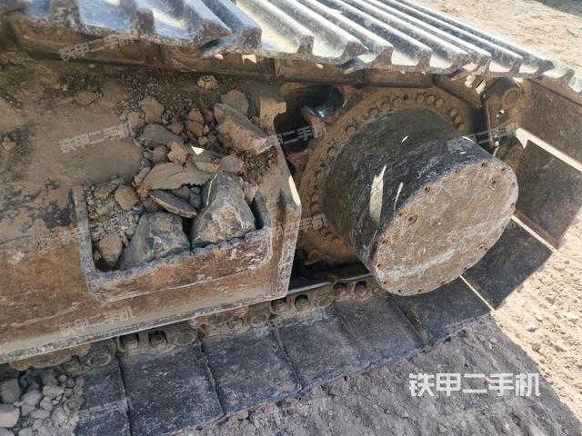 右驱动轮（行走机构）