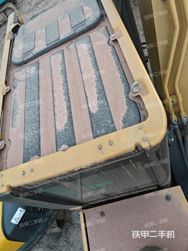 驾驶室顶部俯视(上车部件) 驾驶室顶部俯视(上车部件)