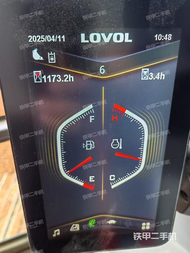 驾驶室整体(整机外观) 驾驶室整体(整机外观)