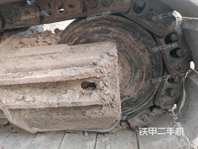 左导向轮(行走机构) 左导向轮(行走机构)