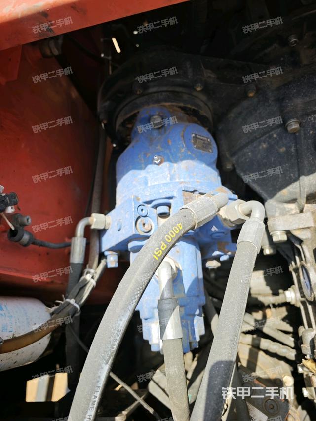 液壓泵艙室正面整體(整機外觀) 液壓泵艙室正面整體(整機外觀)