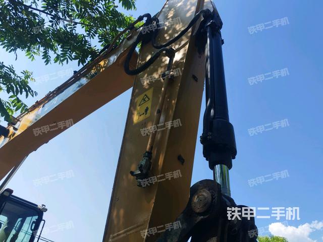 小臂整體左后(工作和回轉(zhuǎn)裝置) 小臂整體左后(工作和回轉(zhuǎn)裝置)