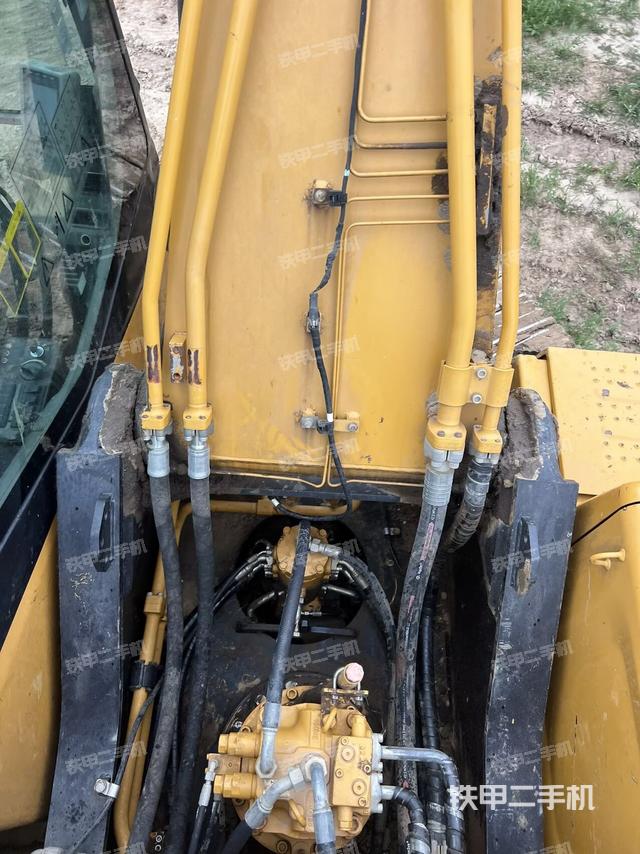 大臂根部 斜视（工作和回转装置）