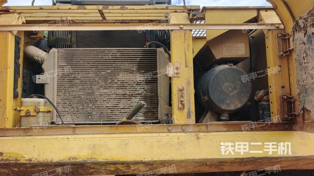 散熱器正面(大件艙室) 散熱器正面(大件艙室)