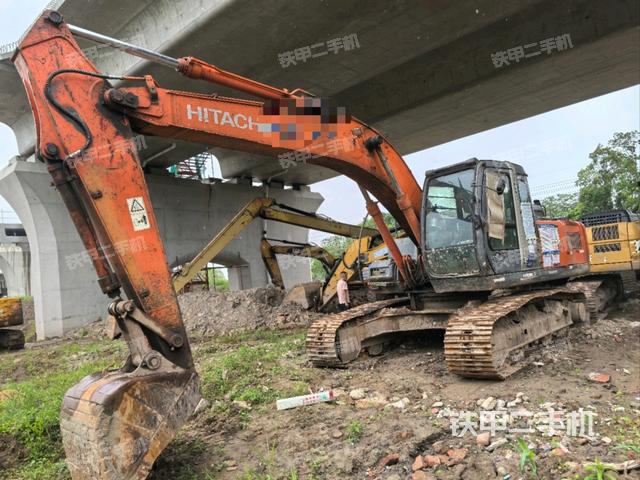 日立ZX210LC-3G挖掘機