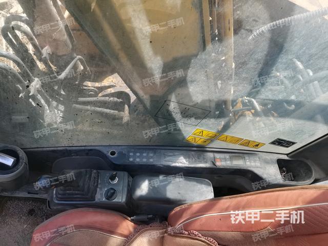 座椅右側(cè)控制臺(tái)/鑰匙門/油門/含右手柄(駕駛室部分) 座椅右側(cè)控制臺(tái)/鑰匙門/油門/含右手柄(駕駛室部分)