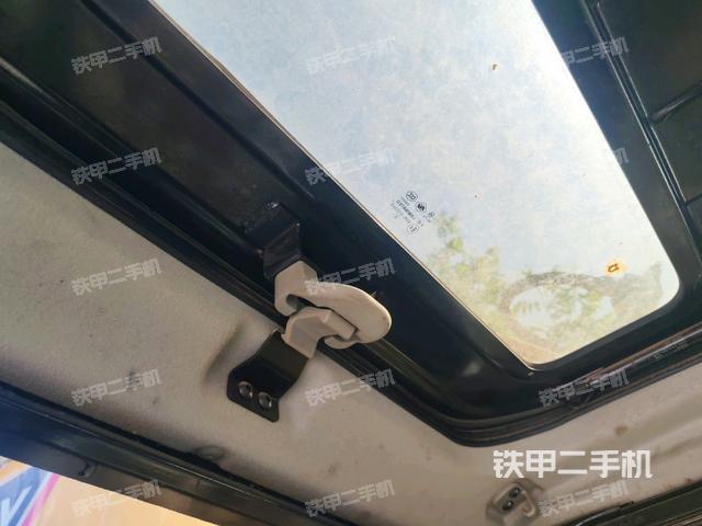 右側(cè)玻璃角標(駕駛室部分) 右側(cè)玻璃角標(駕駛室部分)