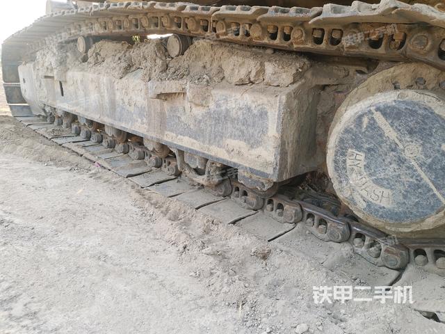 左側(cè)履帶整體?(行走機(jī)構(gòu)) 左側(cè)履帶整體?(行走機(jī)構(gòu))