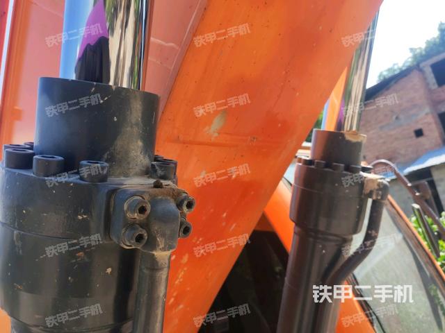 转盘和下车架正前（工作和回转装置）