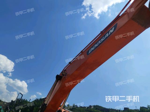 小臂整体右前（工作和回转装置）