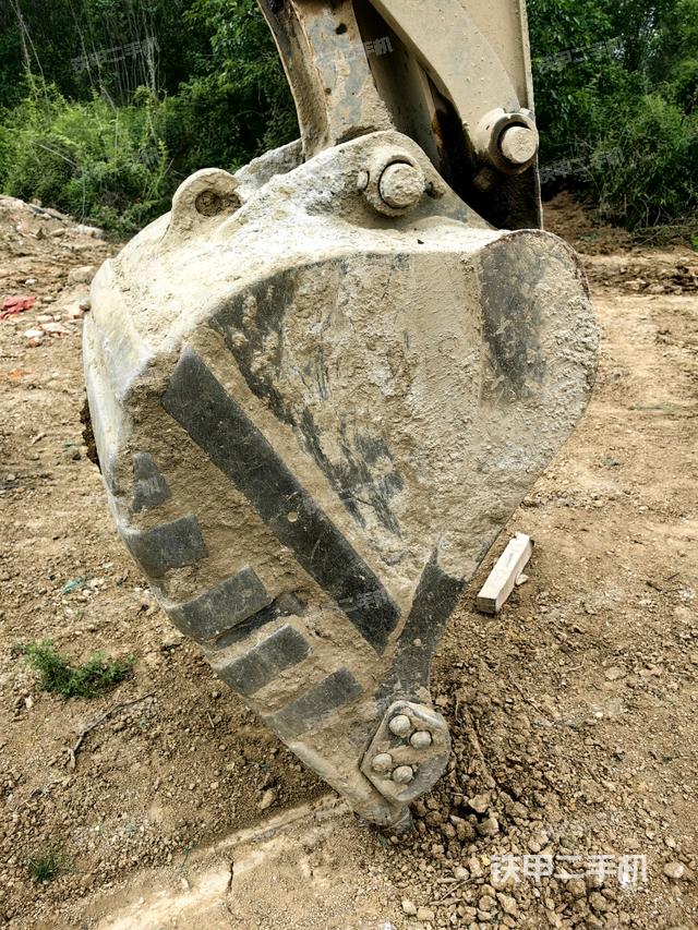 铲斗45度(工作和回转装置) 铲斗45度(工作和回转装置)