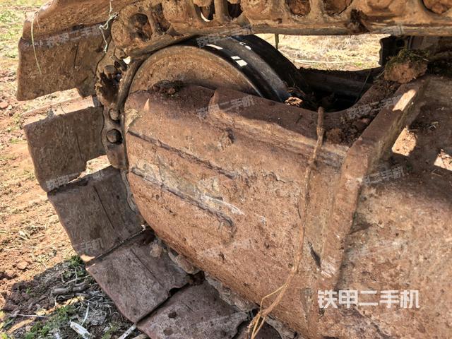 右驱动轮（行走机构）