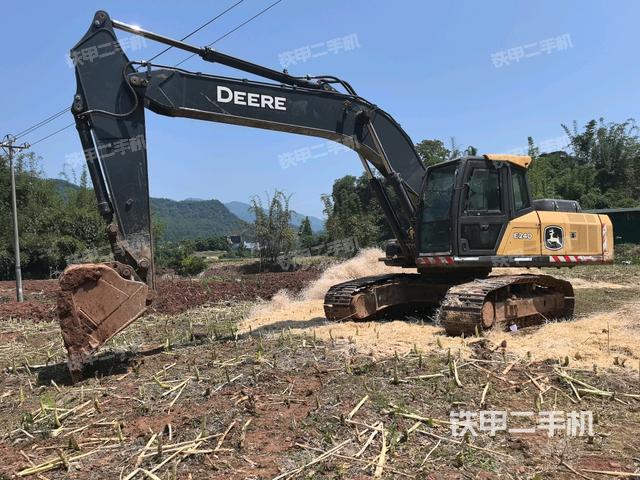 約翰迪爾E240LC挖掘機(jī)
