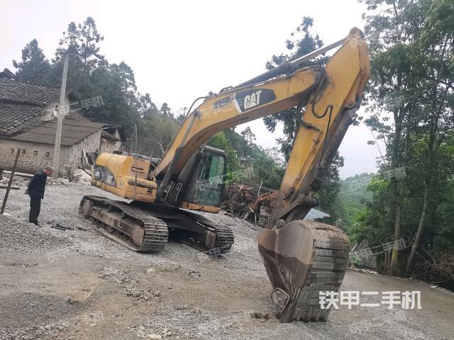 右前45(整機(jī)外觀) 右前45(整機(jī)外觀)
