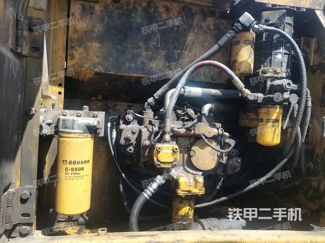 液壓泵斜45?左(大件艙室) 液壓泵斜45?左(大件艙室)