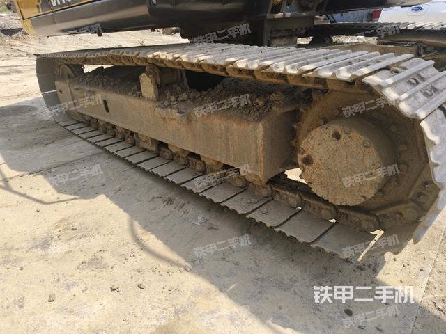 右侧履带整体(行走机构) 右侧履带整体(行走机构)