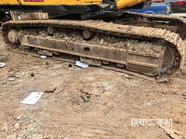 左驅(qū)動輪（行走機構(gòu)）