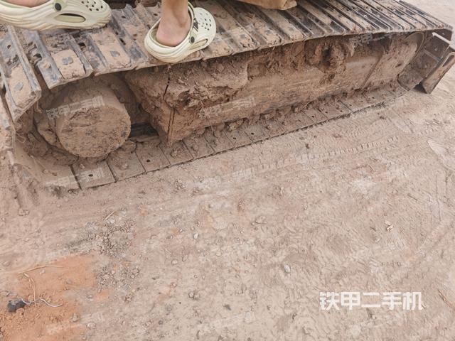 左側(cè)履帶整體?(行走機(jī)構(gòu)) 左側(cè)履帶整體?(行走機(jī)構(gòu))