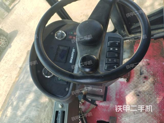 后玻璃角標(biāo)（壓路機(jī)駕駛室）